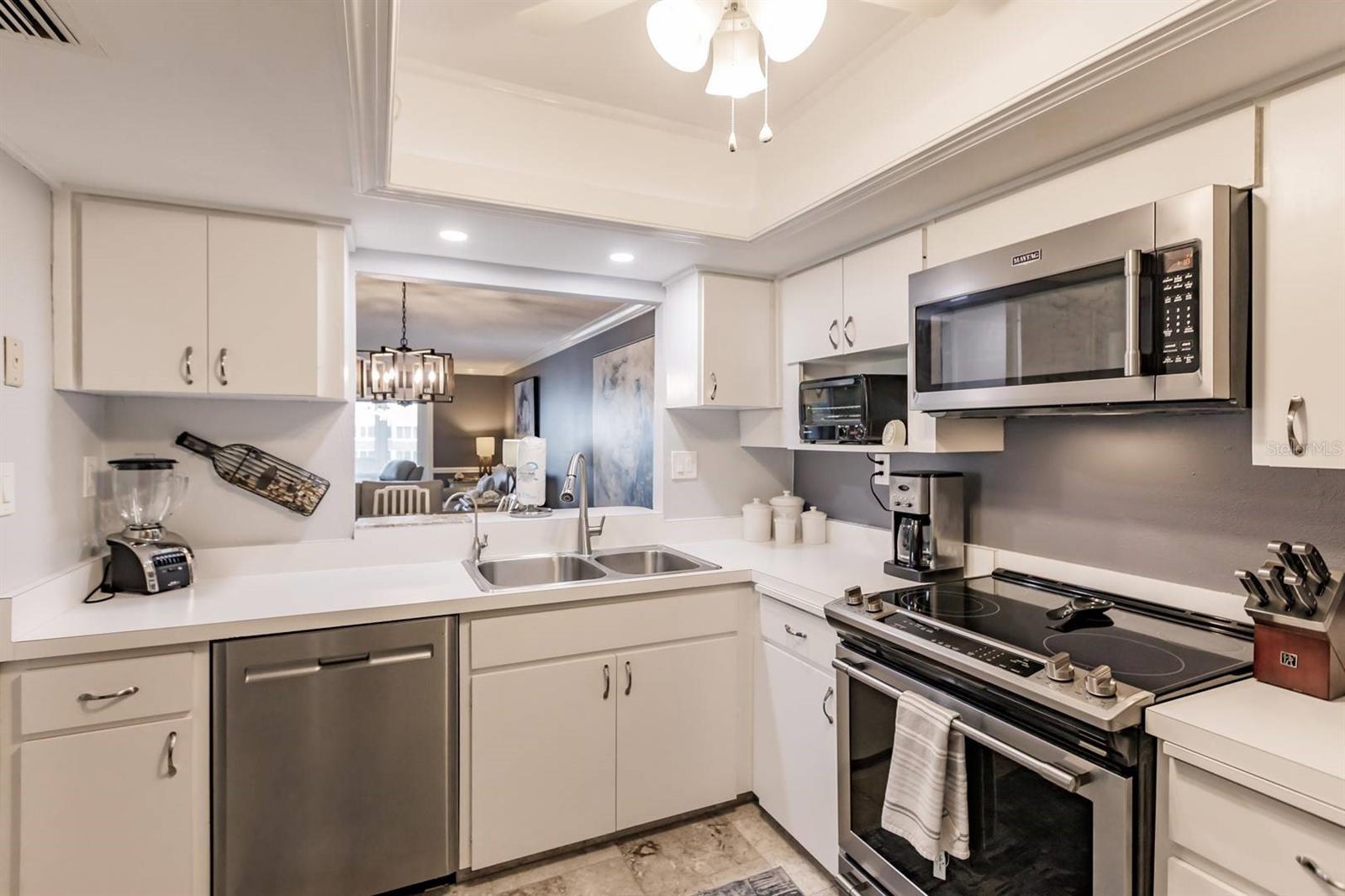 PEPPERTREE BAY IV - Residential Lease