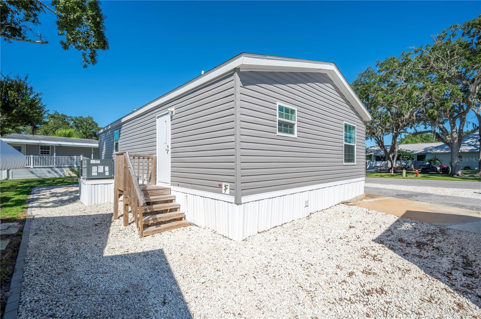 SADDLEBAG LAKE - Residential
