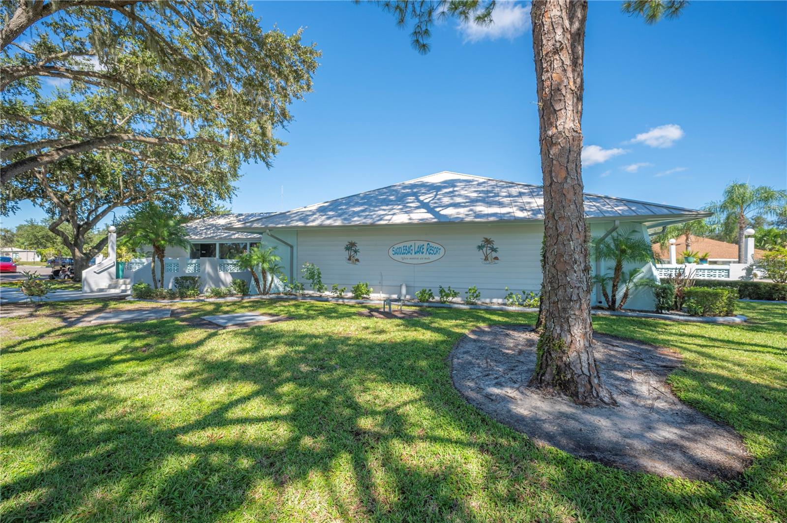 SADDLEBAG LAKE - Residential