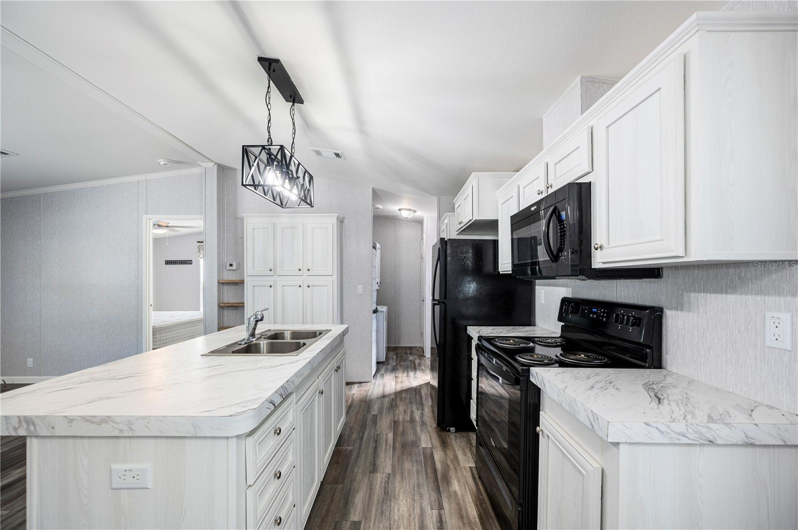 SADDLEBAG LAKE - Residential