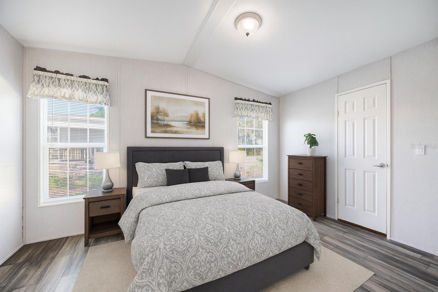 SADDLEBAG LAKE - Residential