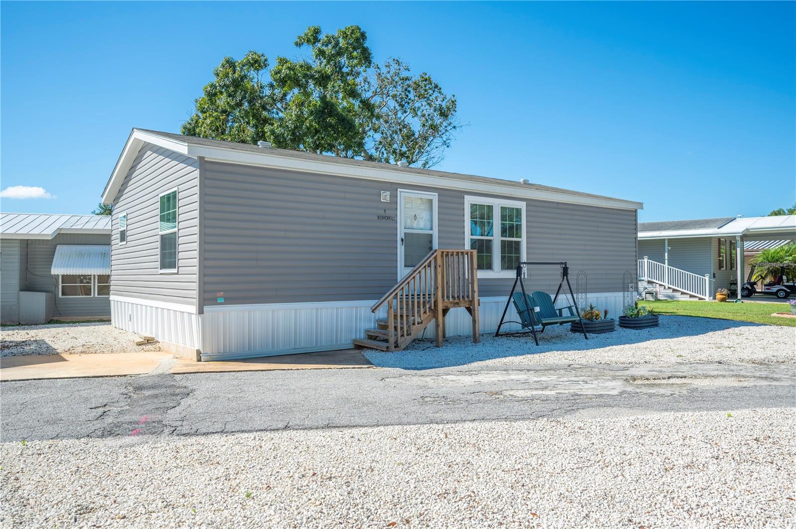 SADDLEBAG LAKE - Residential