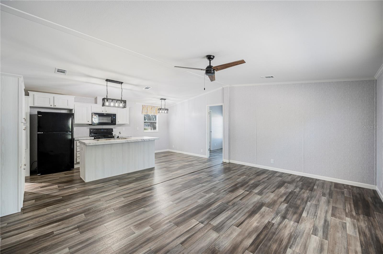 SADDLEBAG LAKE - Residential