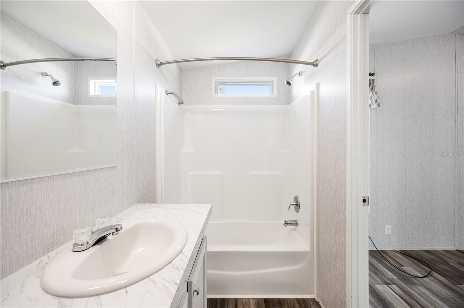 SADDLEBAG LAKE - Residential