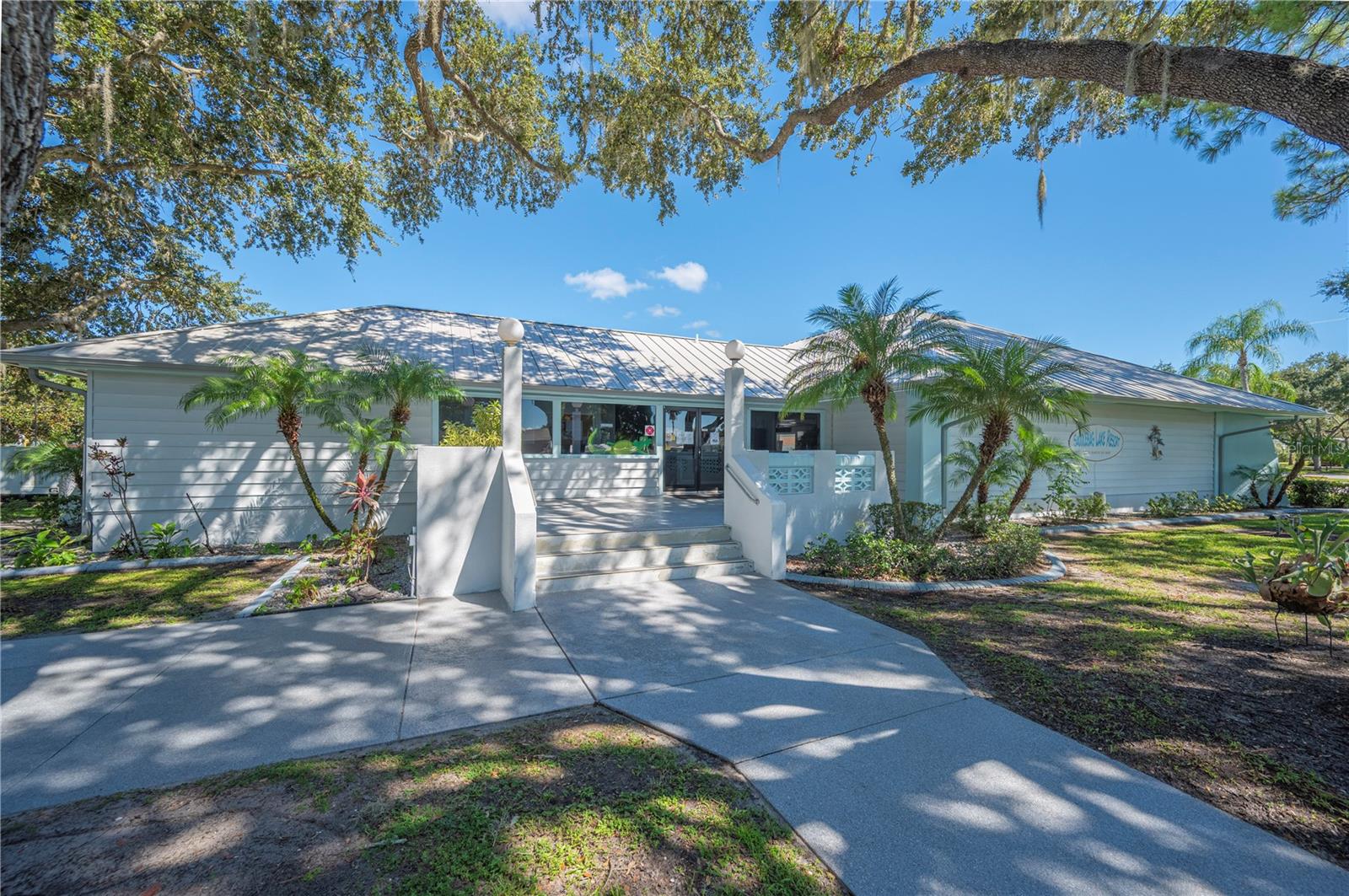 SADDLEBAG LAKE - Residential