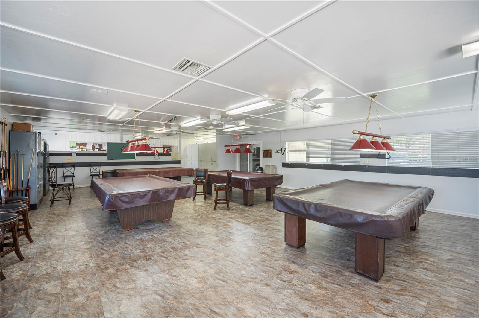 SADDLEBAG LAKE - Residential