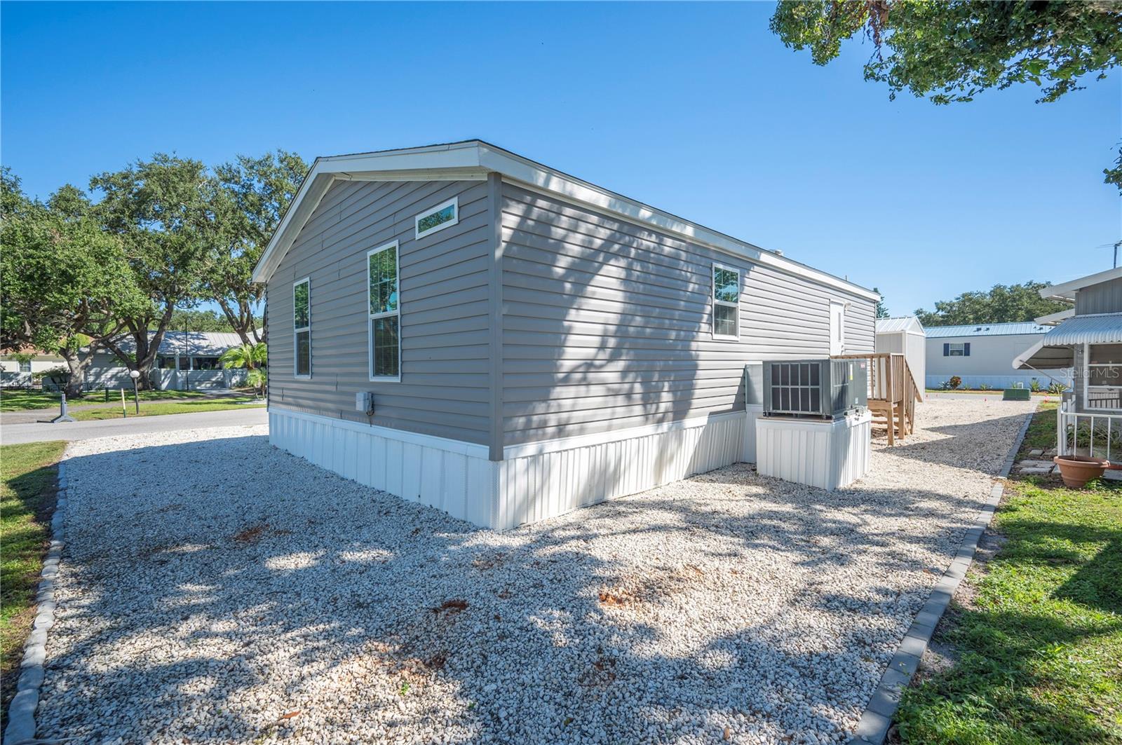 SADDLEBAG LAKE - Residential