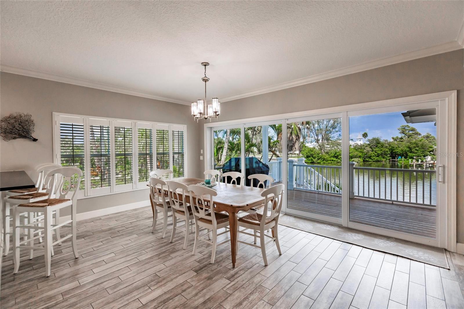 LAKE LA VISTA REP - Residential