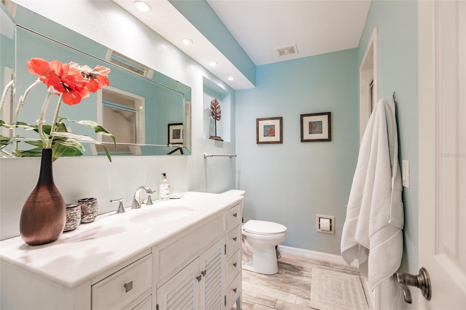 LAKE LA VISTA REP - Residential