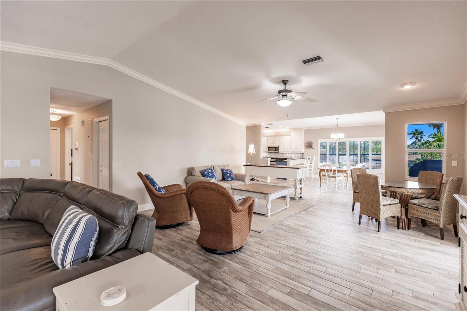 LAKE LA VISTA REP - Residential