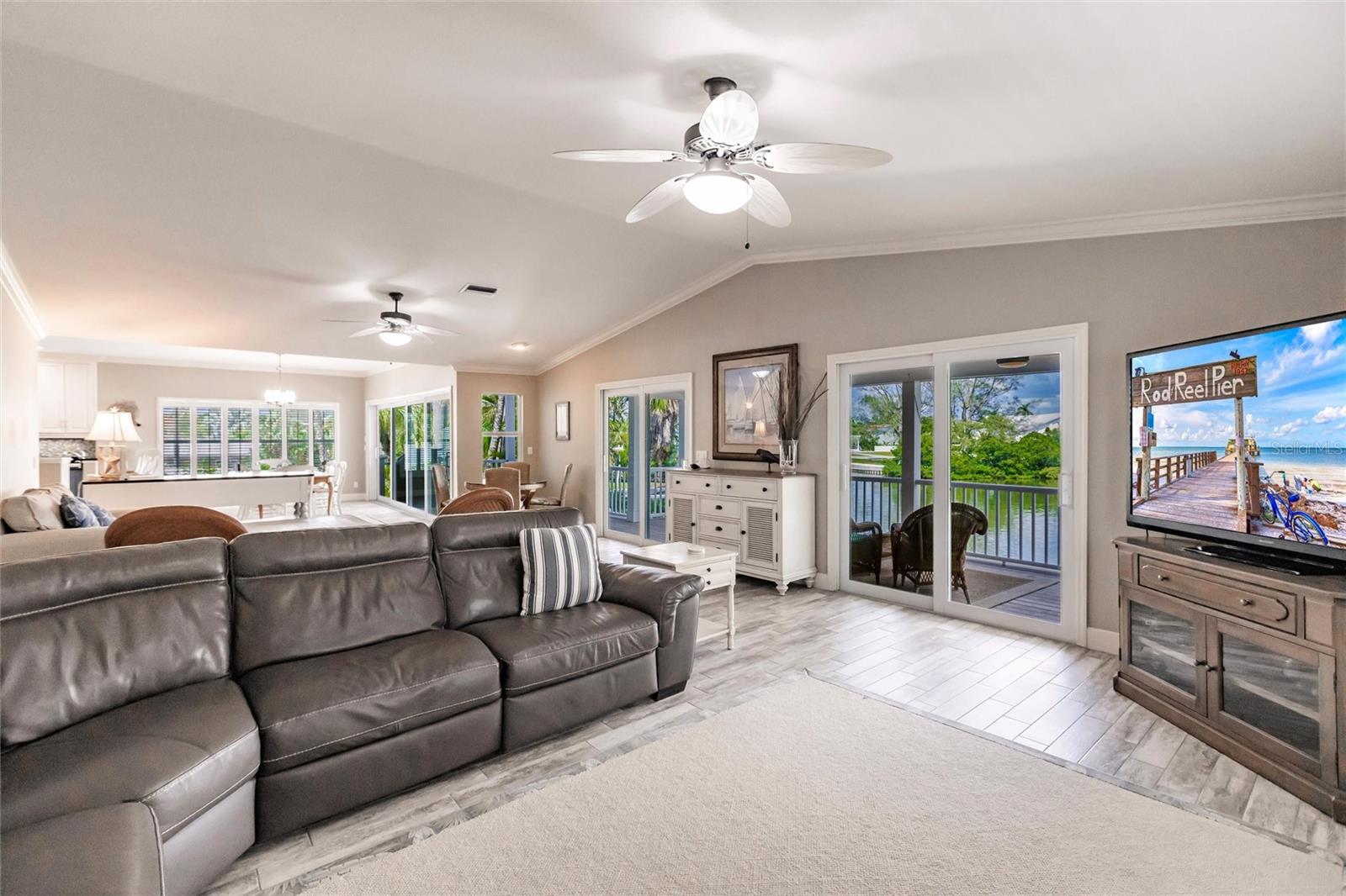 LAKE LA VISTA REP - Residential