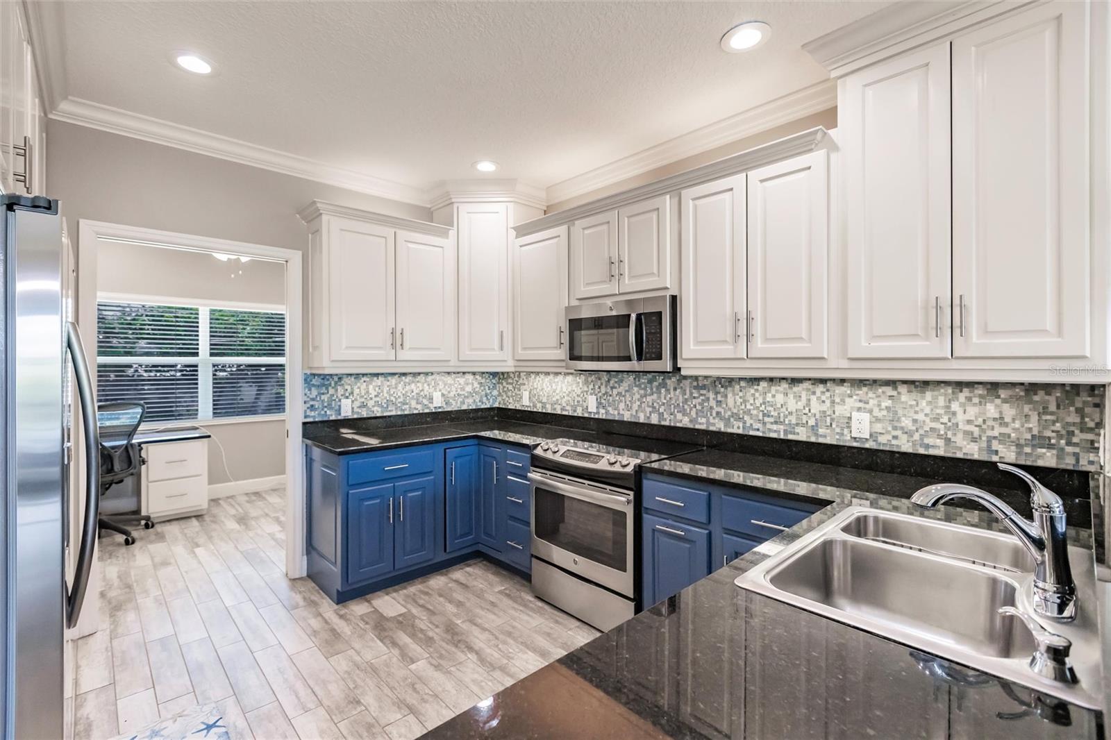 LAKE LA VISTA REP - Residential