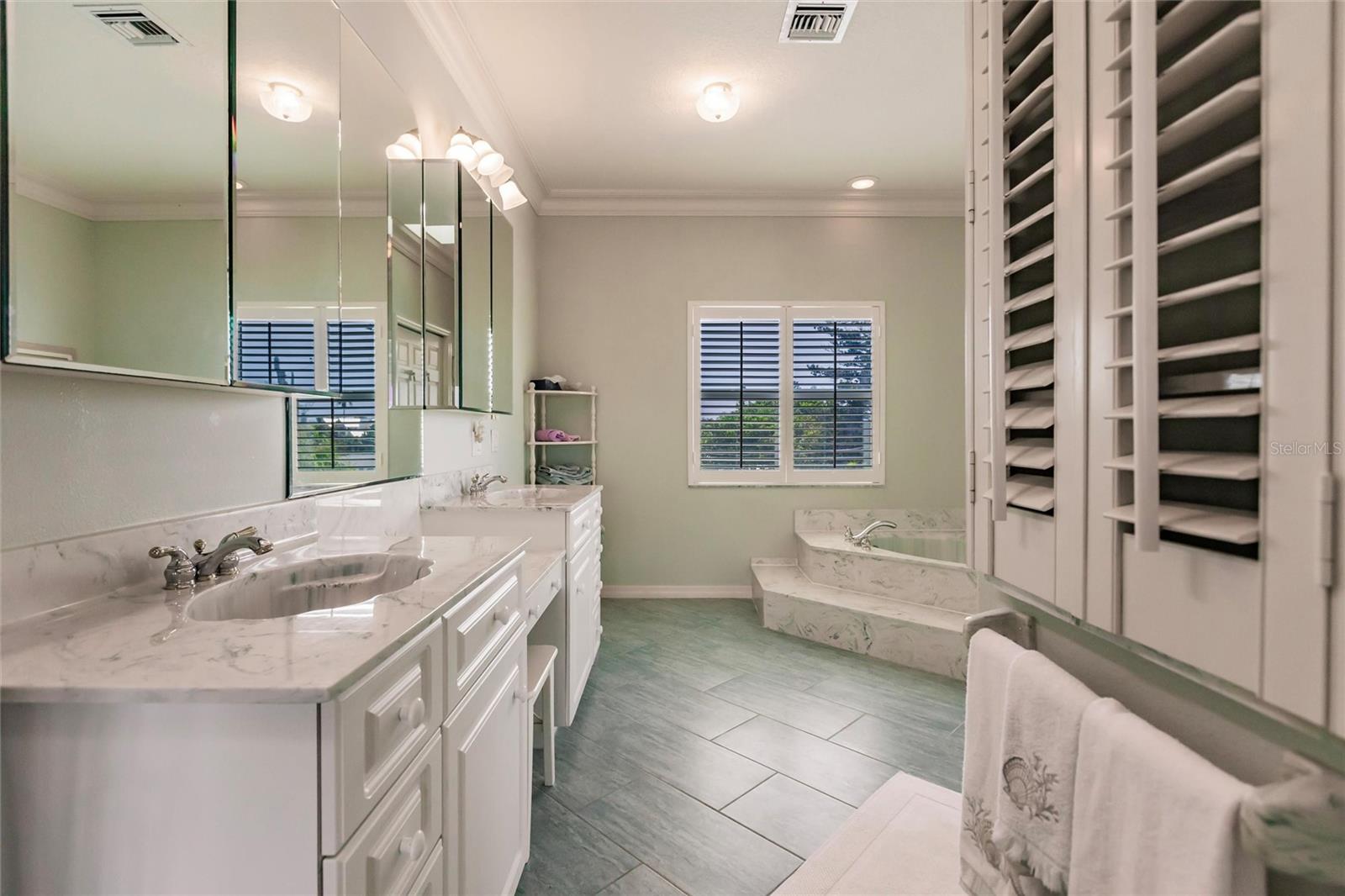 LAKE LA VISTA REP - Residential