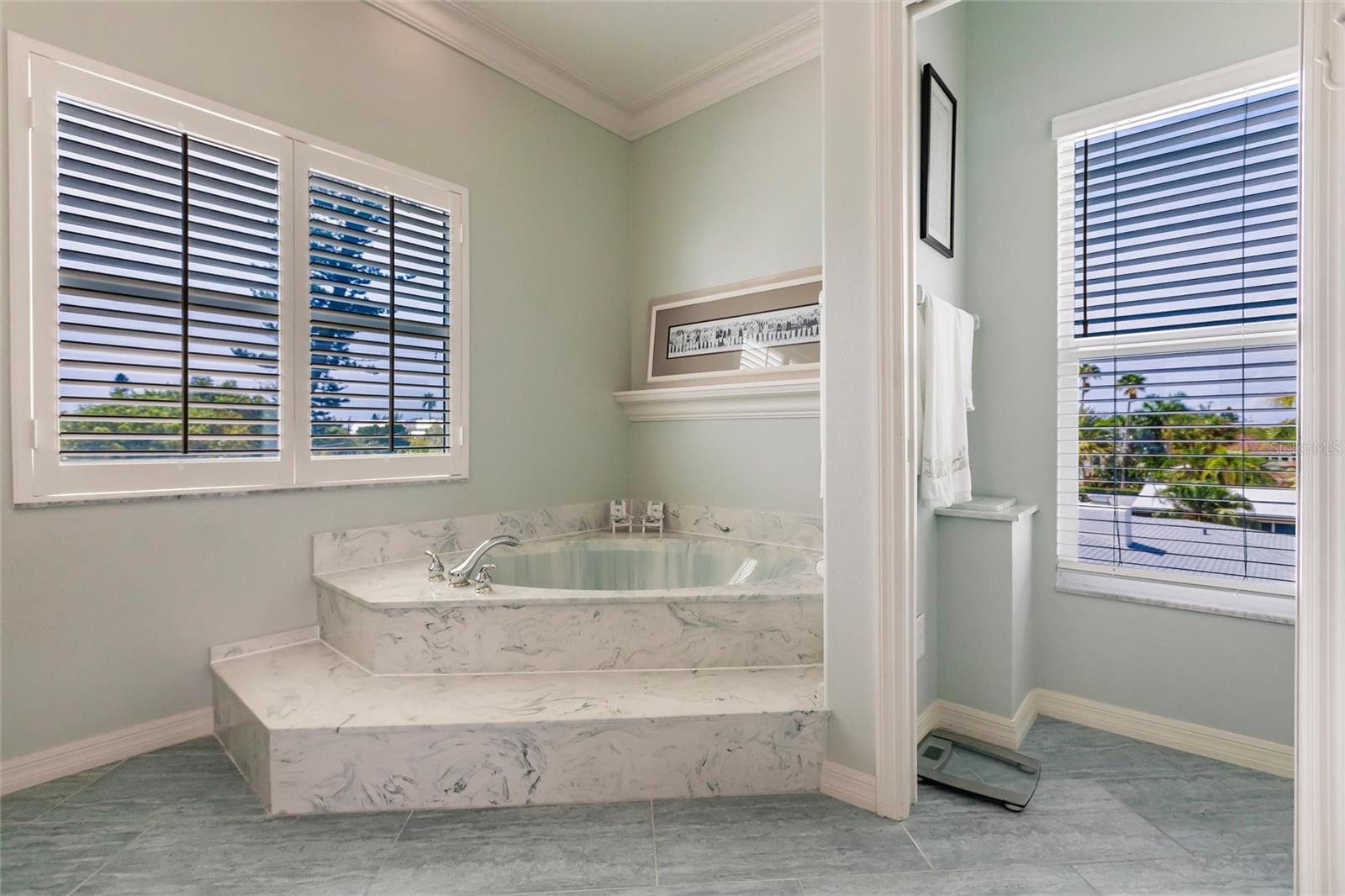 LAKE LA VISTA REP - Residential