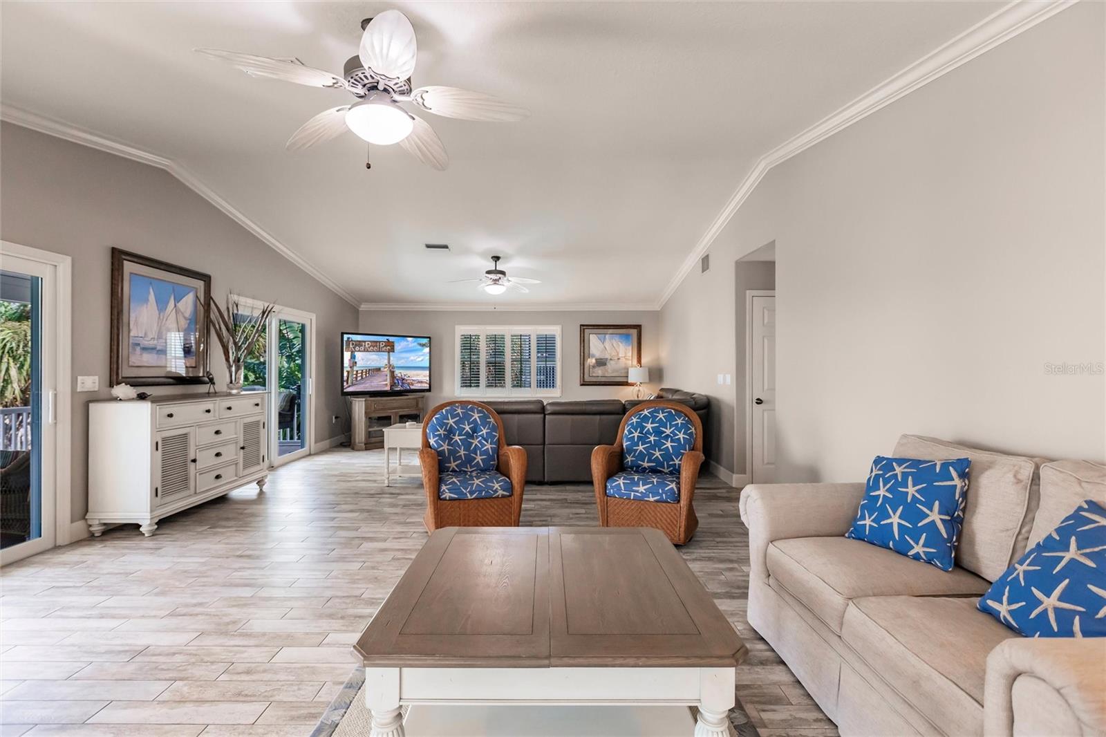 LAKE LA VISTA REP - Residential