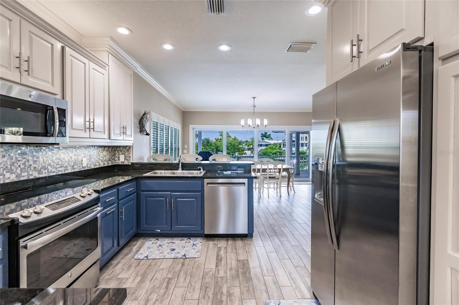 LAKE LA VISTA REP - Residential