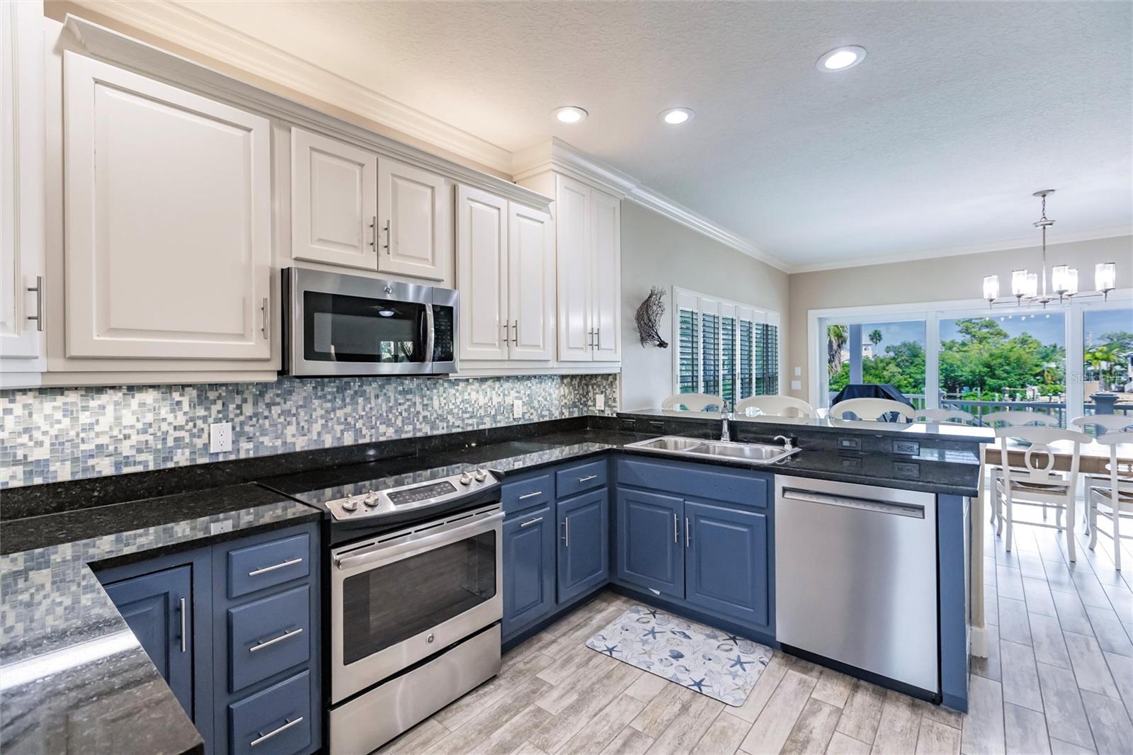 LAKE LA VISTA REP - Residential