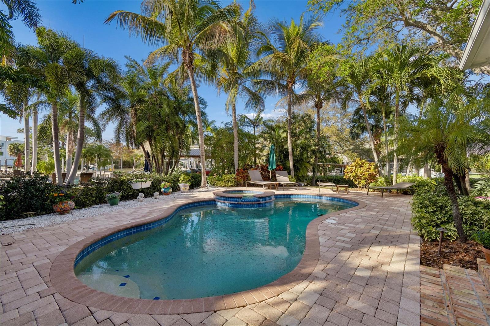 4909 W SPRING LAKE DRIVE