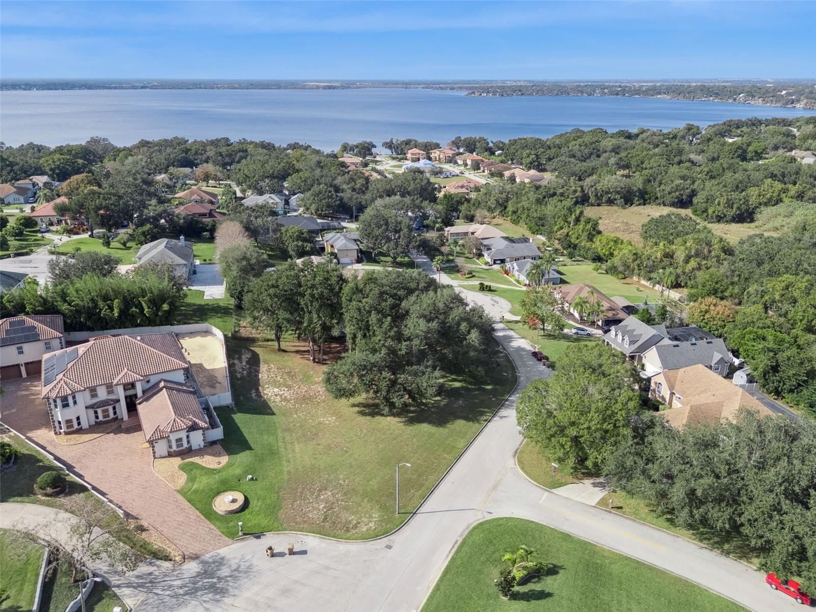 ROYAL VIEW ESTATES - Land