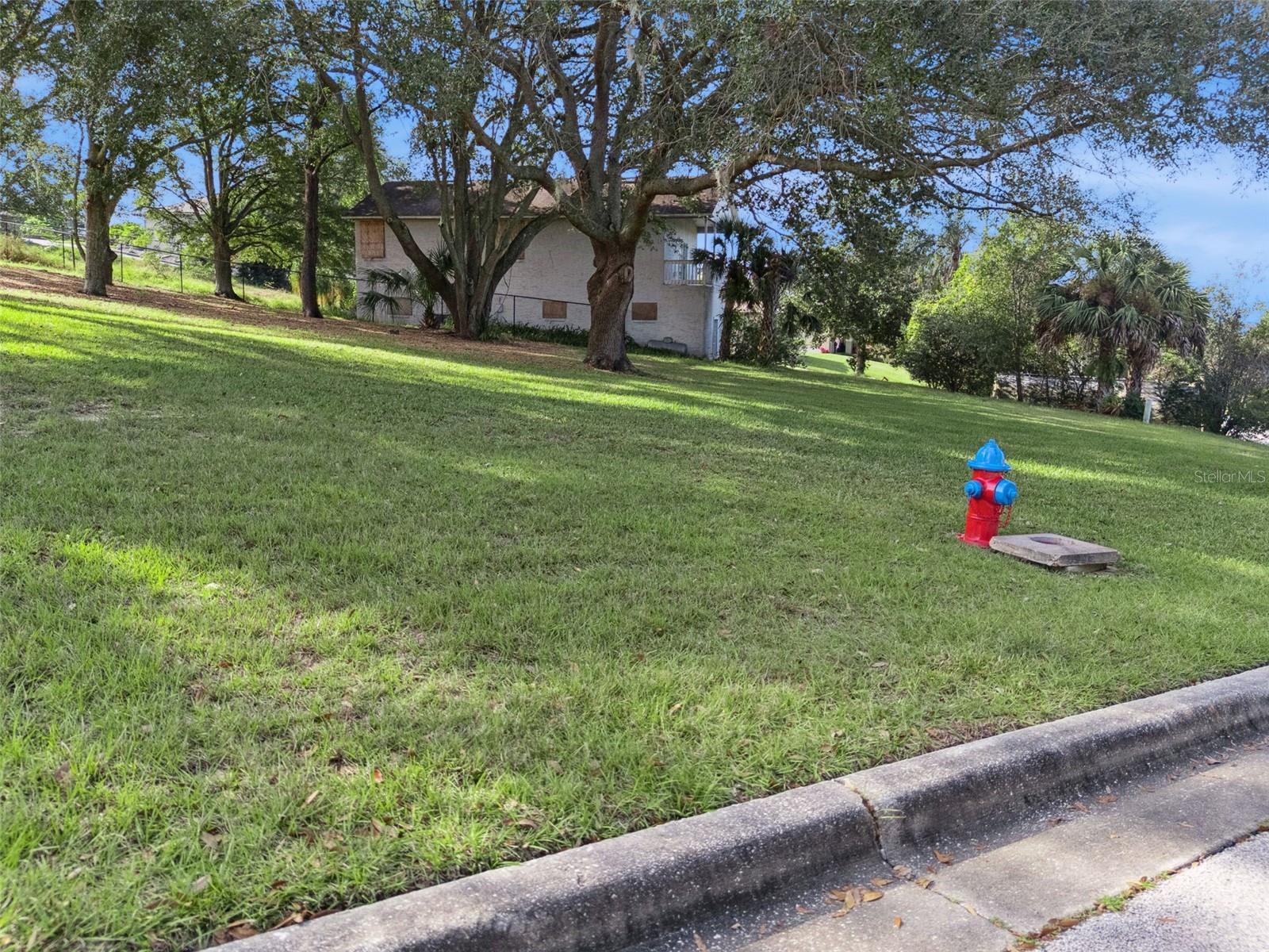 ROYAL VIEW ESTATES - Land