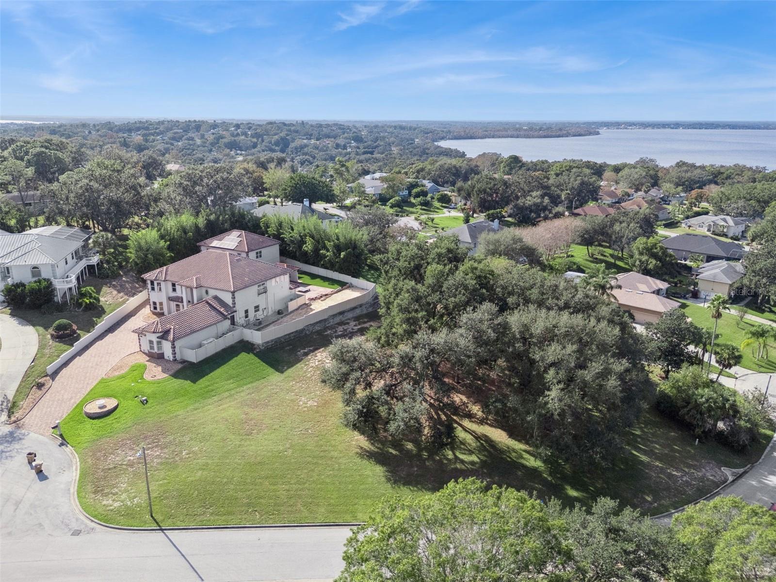 ROYAL VIEW ESTATES - Land