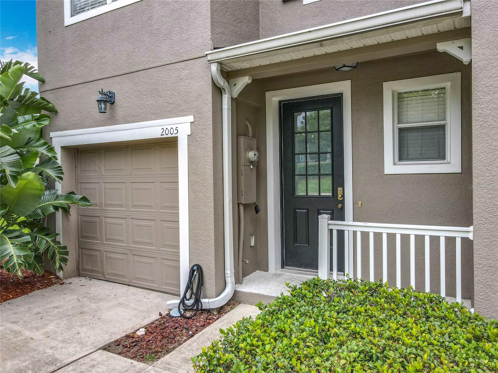 2005 COMPASS FLOWER WAY