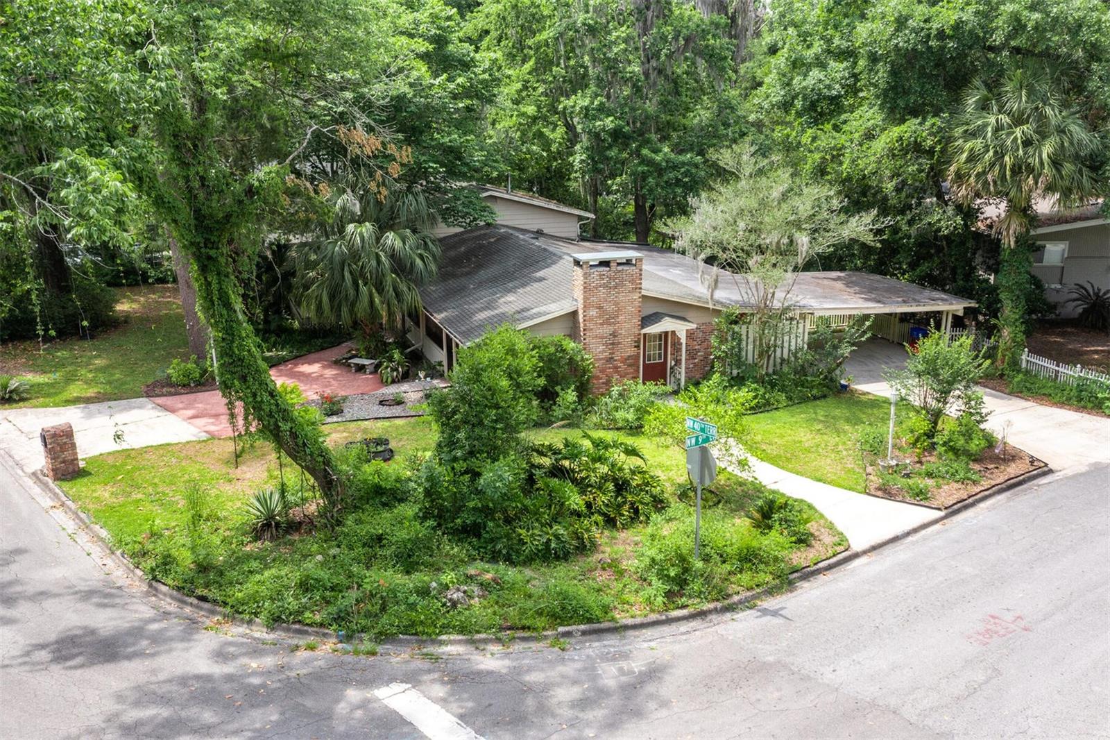 4001 NW 9TH COURT