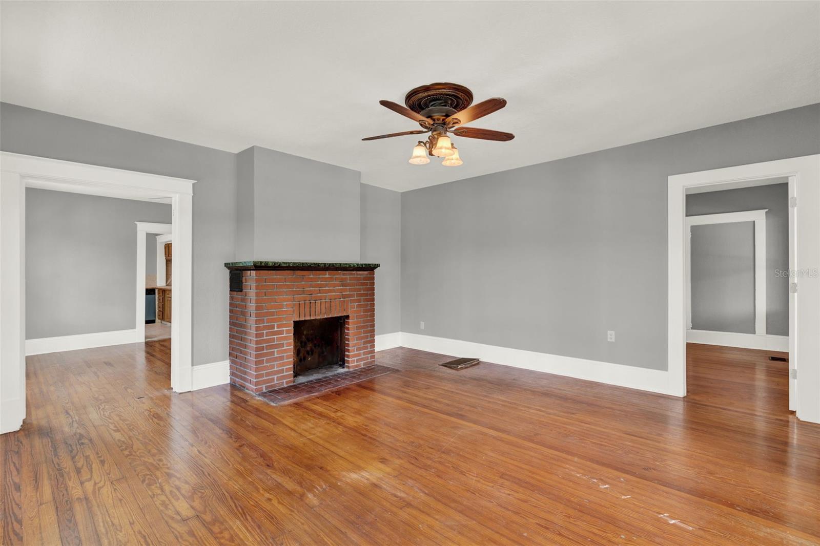 EUSTIS - Residential Lease