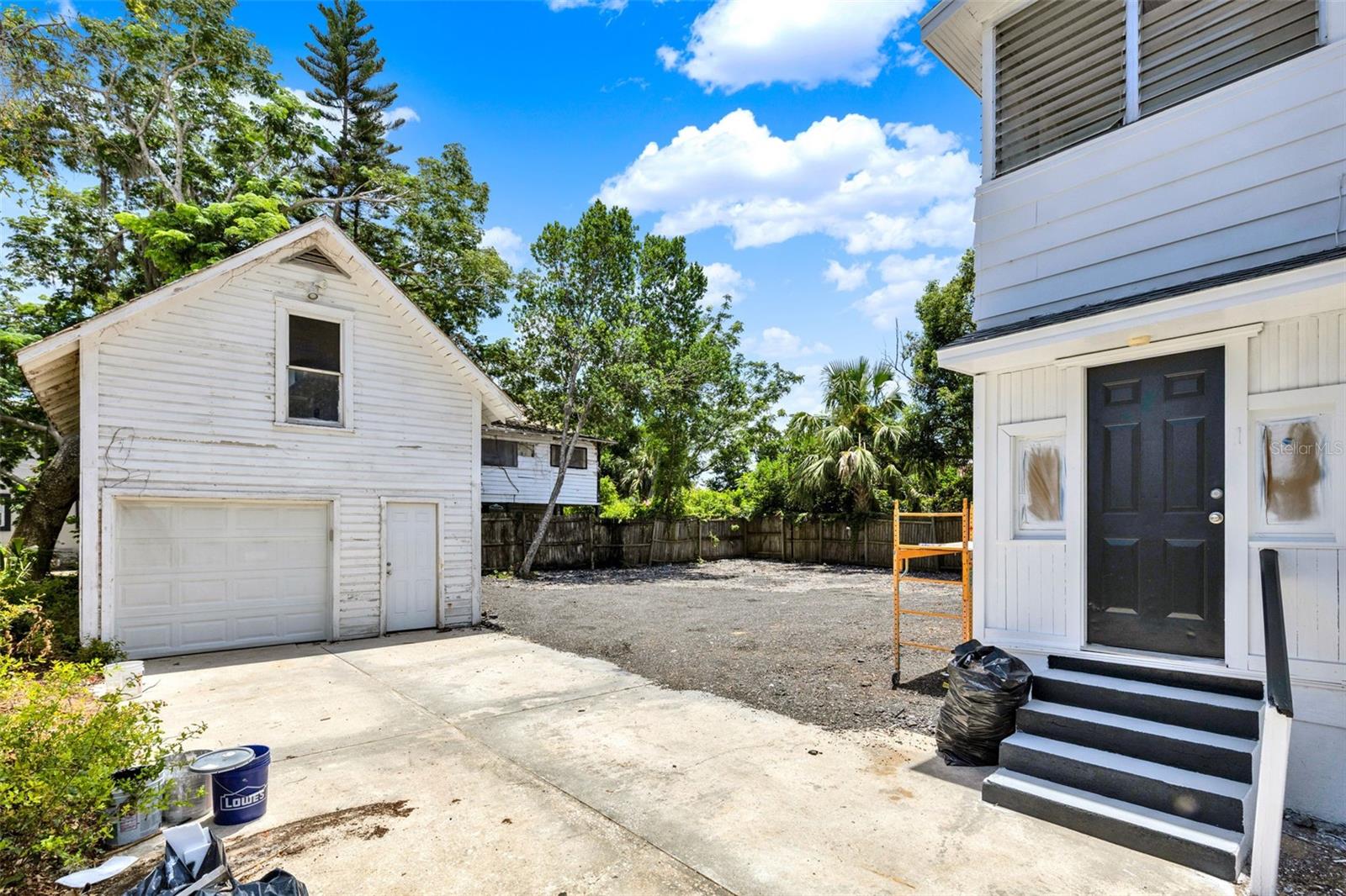 EUSTIS - Residential Lease