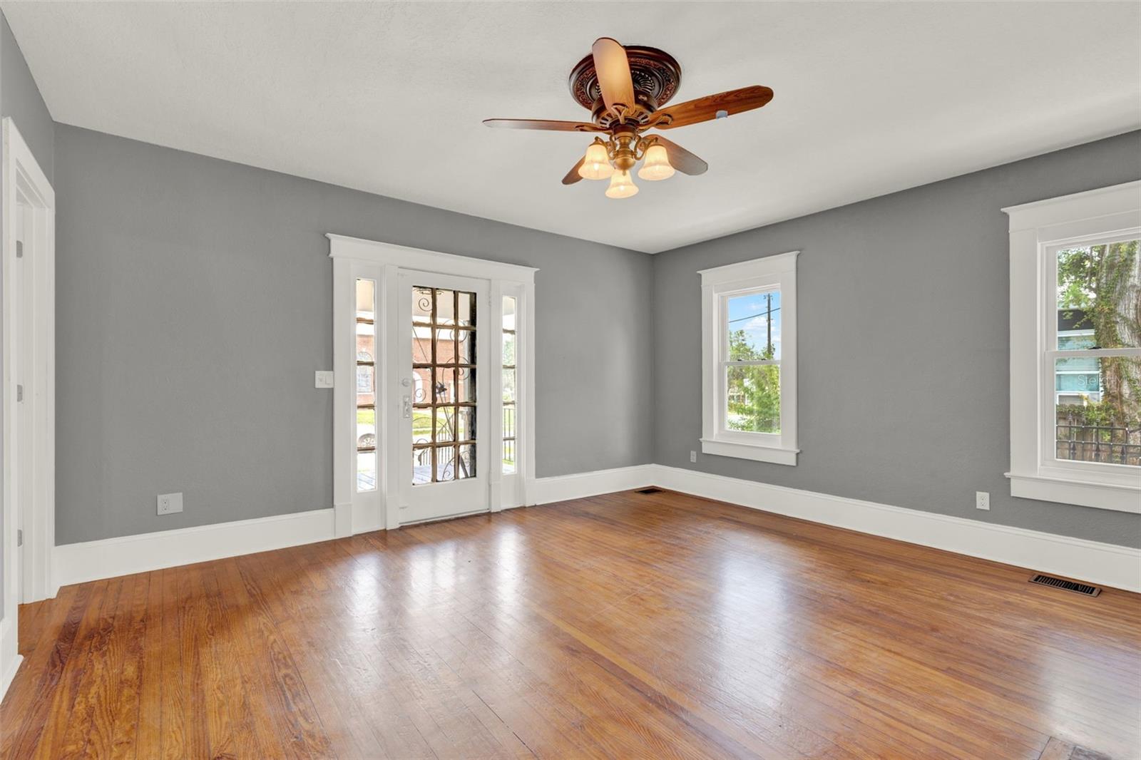 EUSTIS - Residential Lease