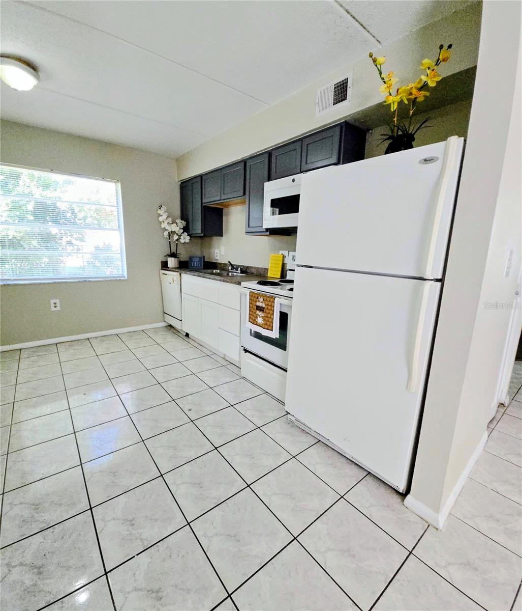 PALM GARDENS CONDO - Residential Lease