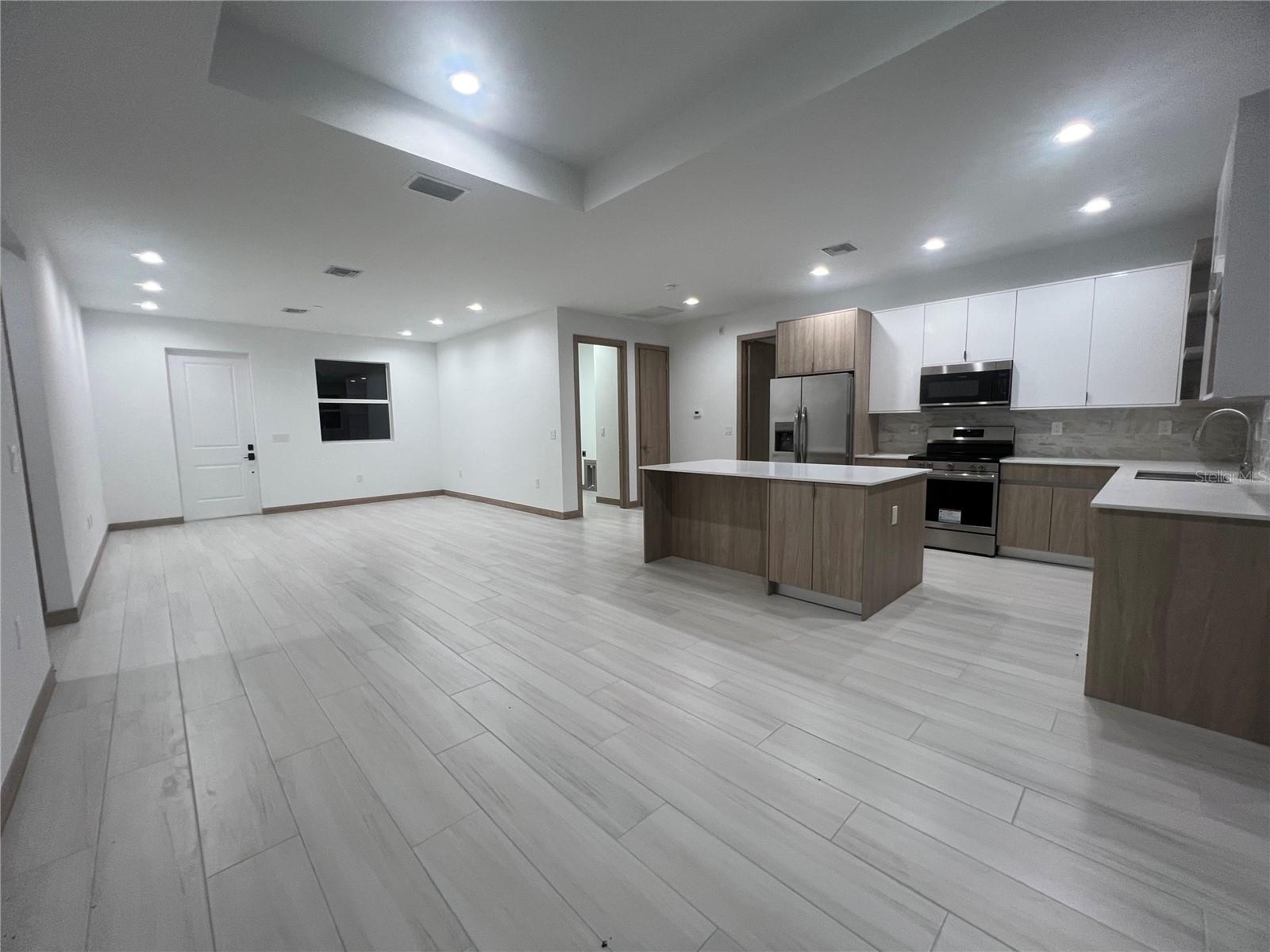 PORT CHARLOTTE SUB 12 - Residential Lease