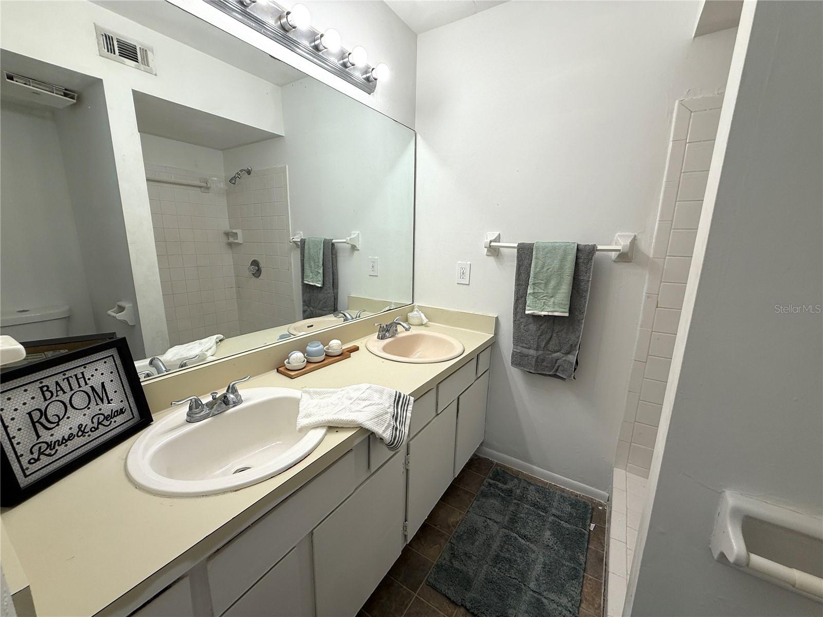 CEDAR RIDGE VILLAS - Residential Lease
