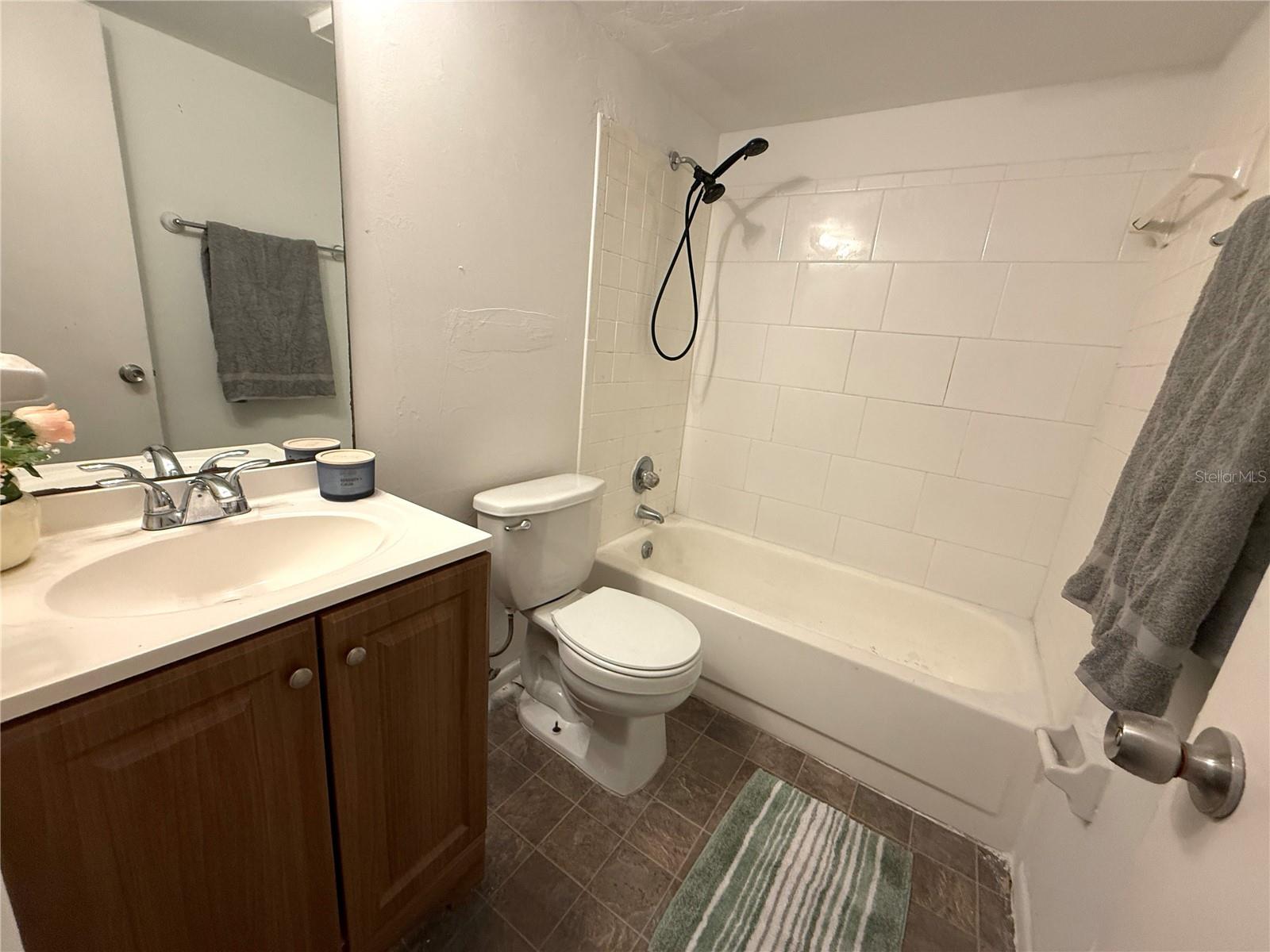 CEDAR RIDGE VILLAS - Residential Lease