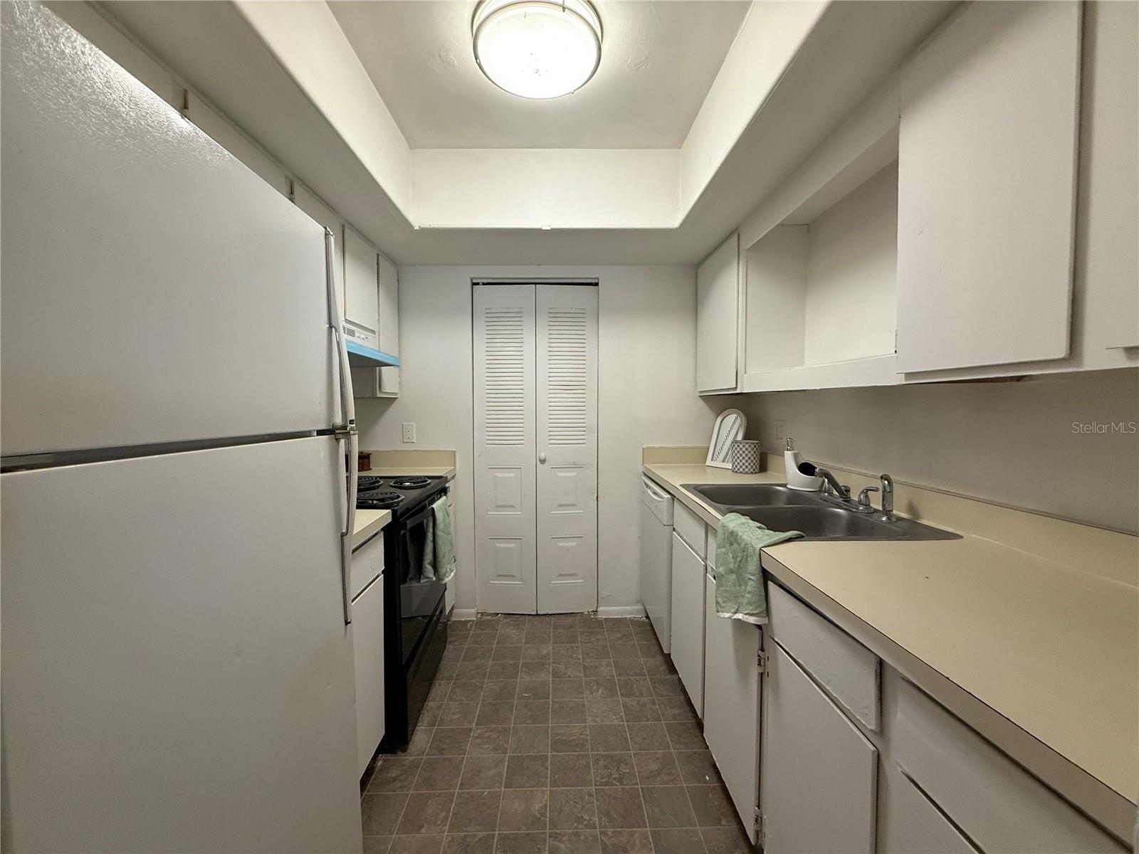 CEDAR RIDGE VILLAS - Residential Lease