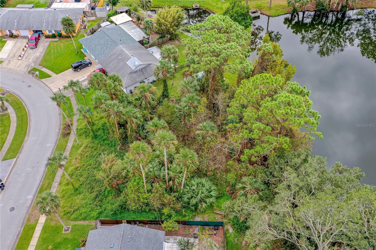 HIDDEN VILLAGE - Land