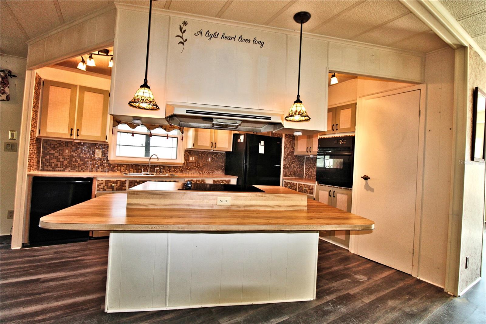 LAUREL WOOD MOBILE ESTATES UNIT 4 - Residential