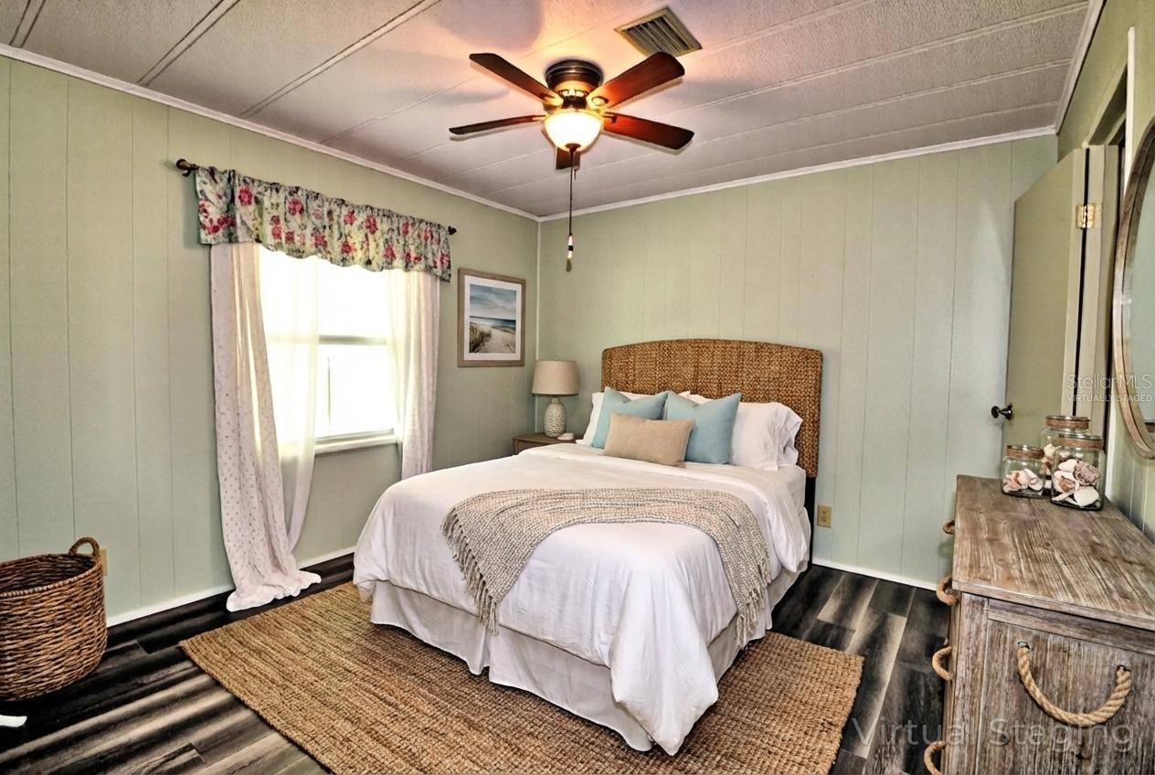 LAUREL WOOD MOBILE ESTATES UNIT 4 - Residential