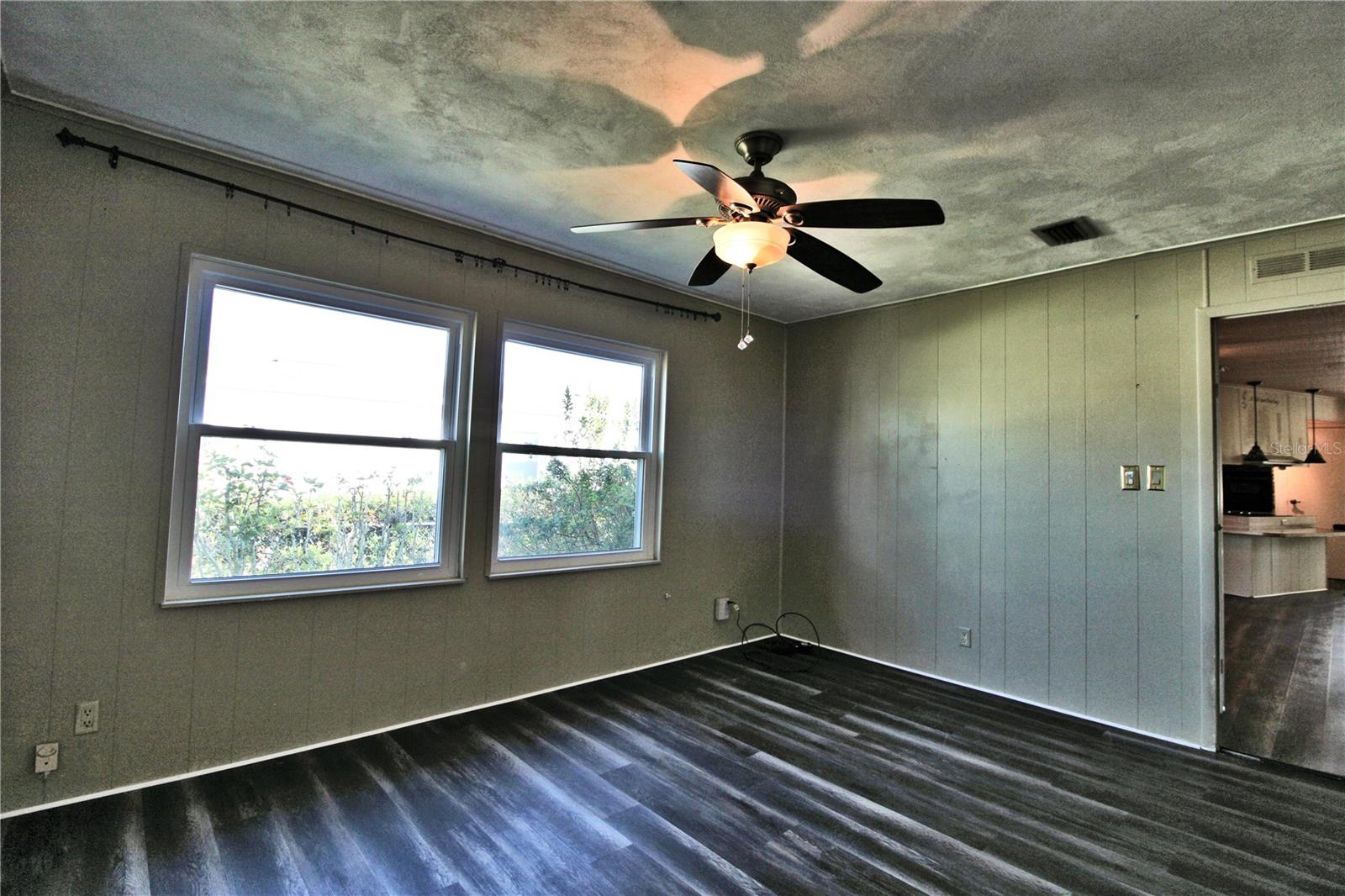 LAUREL WOOD MOBILE ESTATES UNIT 4 - Residential