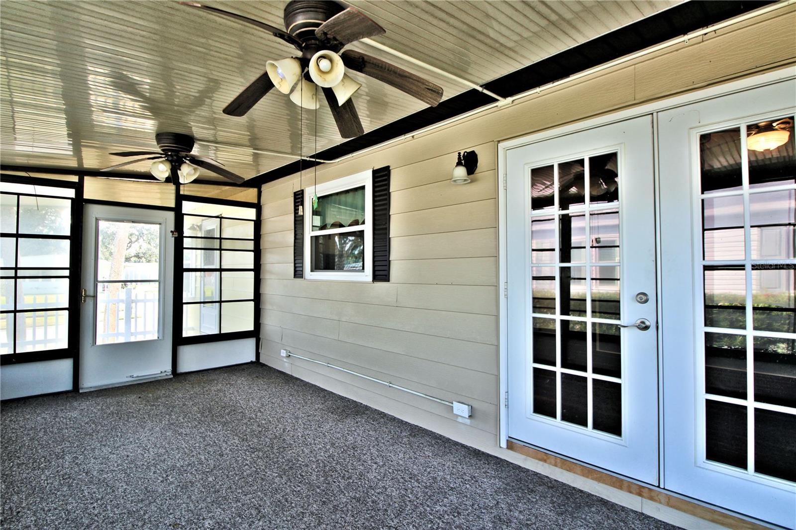 LAUREL WOOD MOBILE ESTATES UNIT 4 - Residential