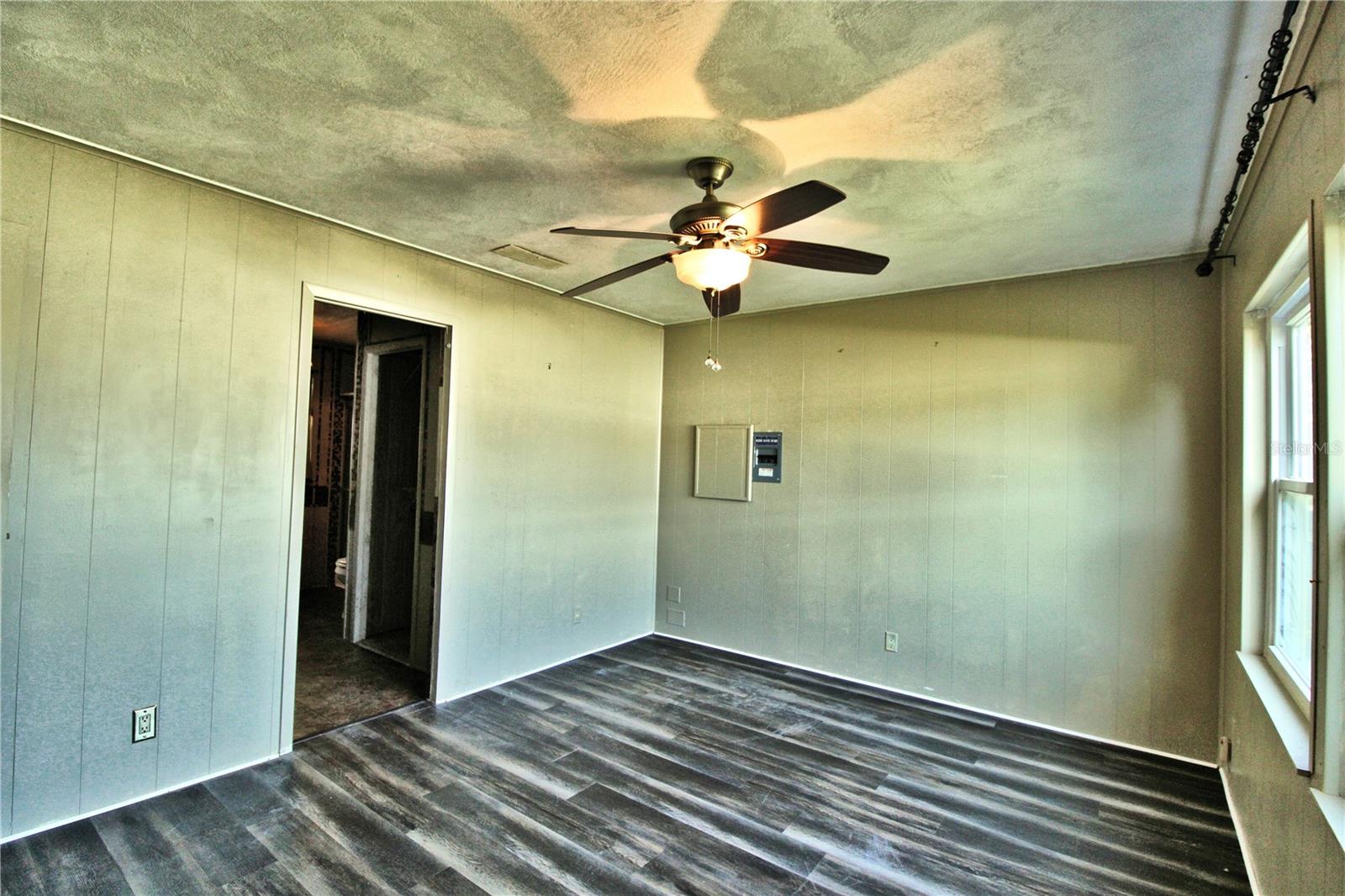 LAUREL WOOD MOBILE ESTATES UNIT 4 - Residential