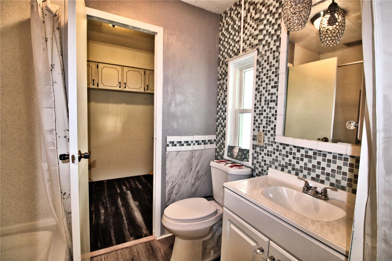 LAUREL WOOD MOBILE ESTATES UNIT 4 - Residential