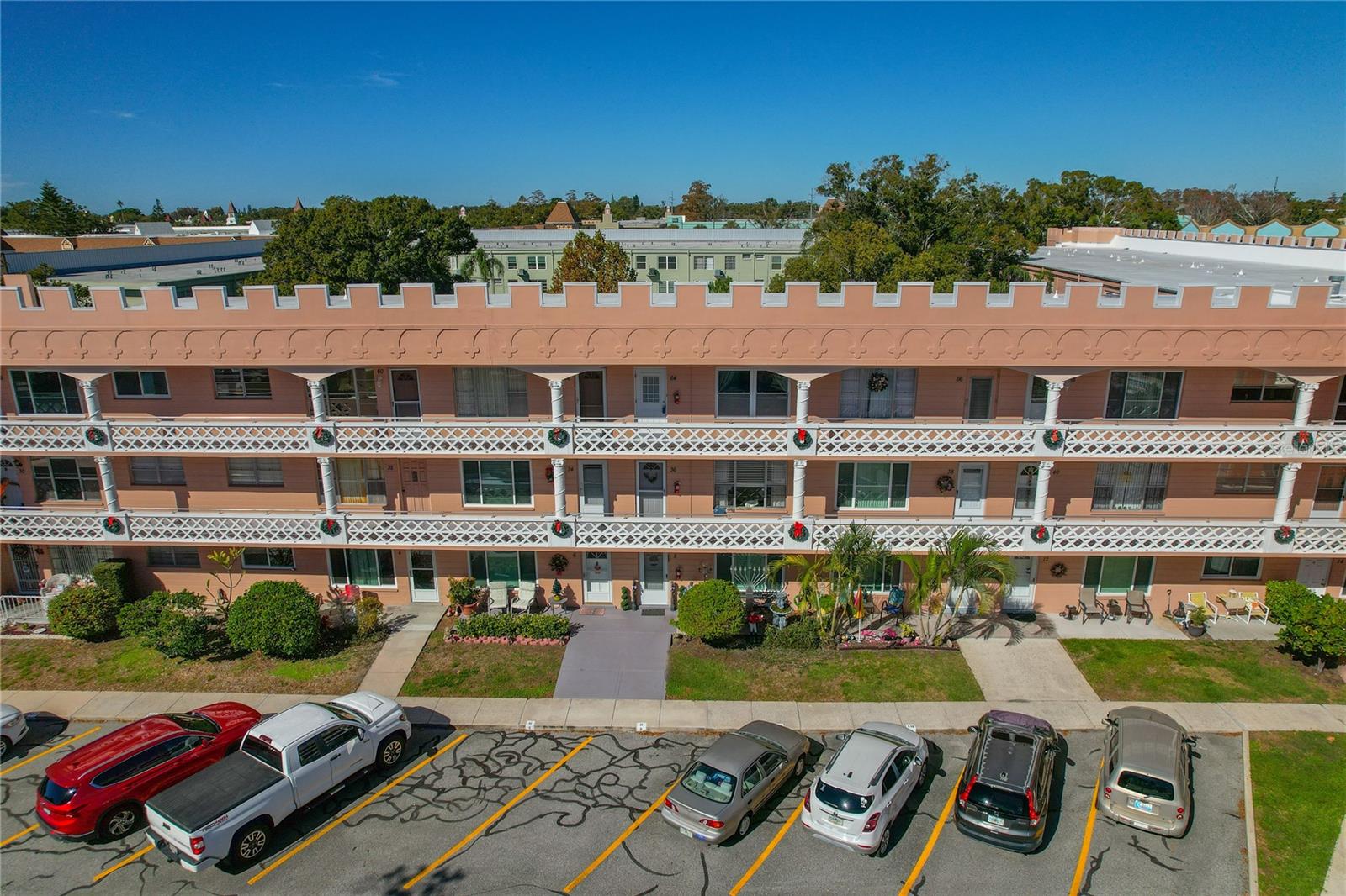 ON TOP OF THE WORLD - Residential