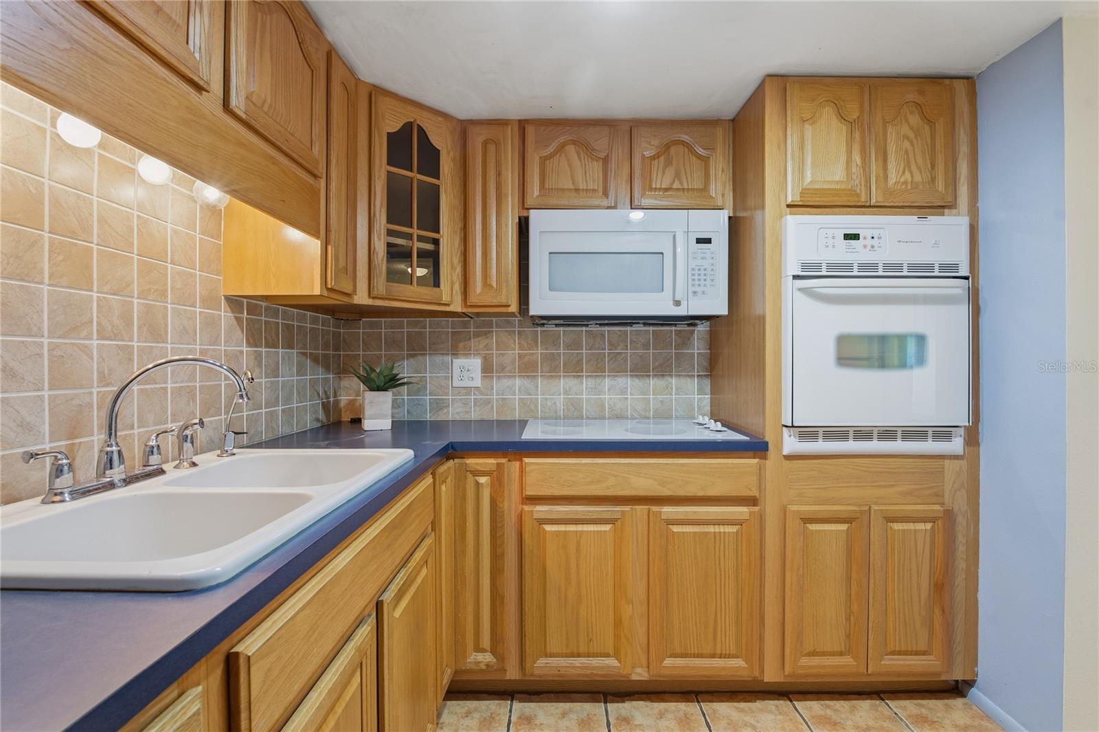 ON TOP OF THE WORLD - Residential