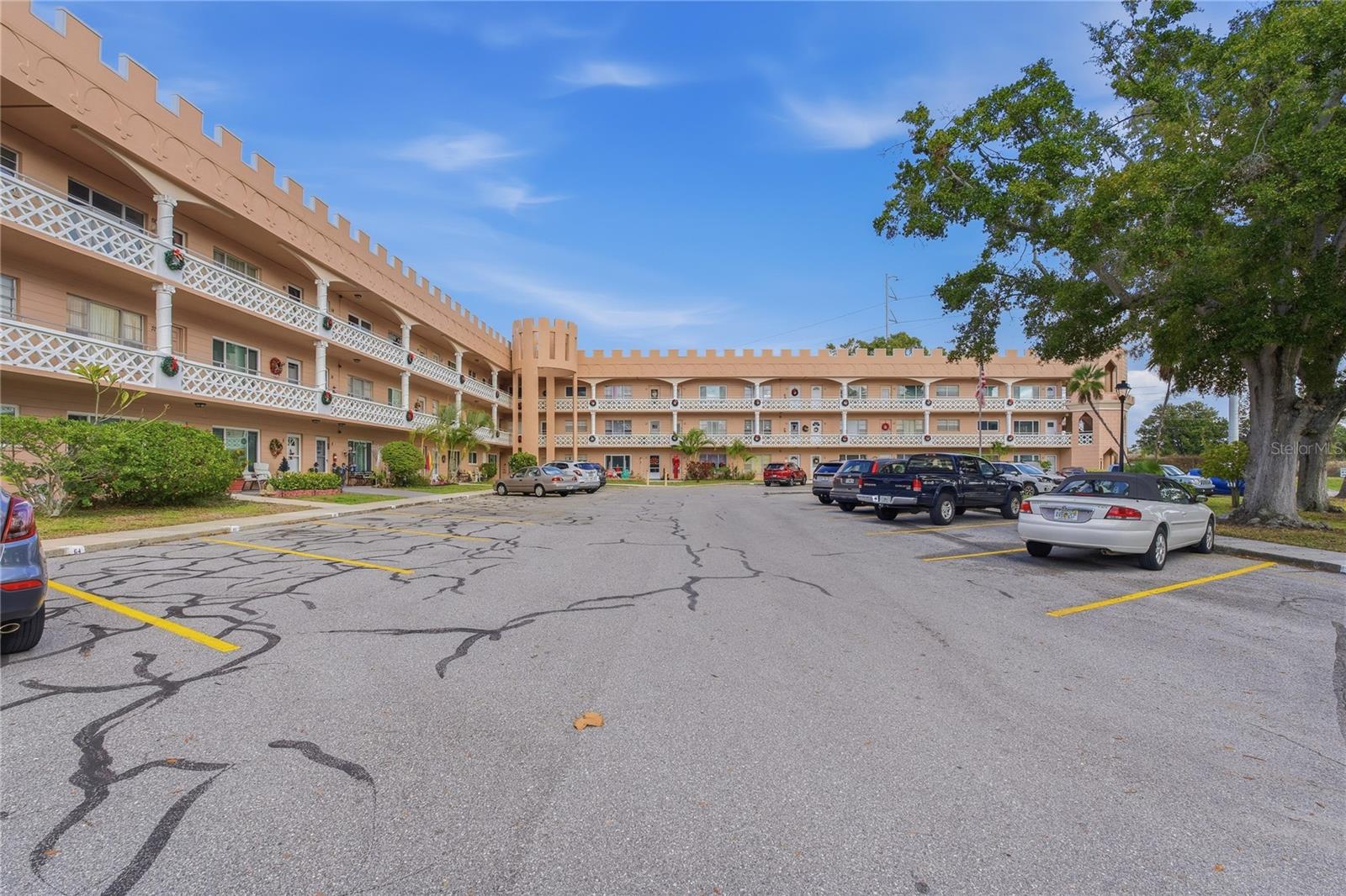 ON TOP OF THE WORLD - Residential