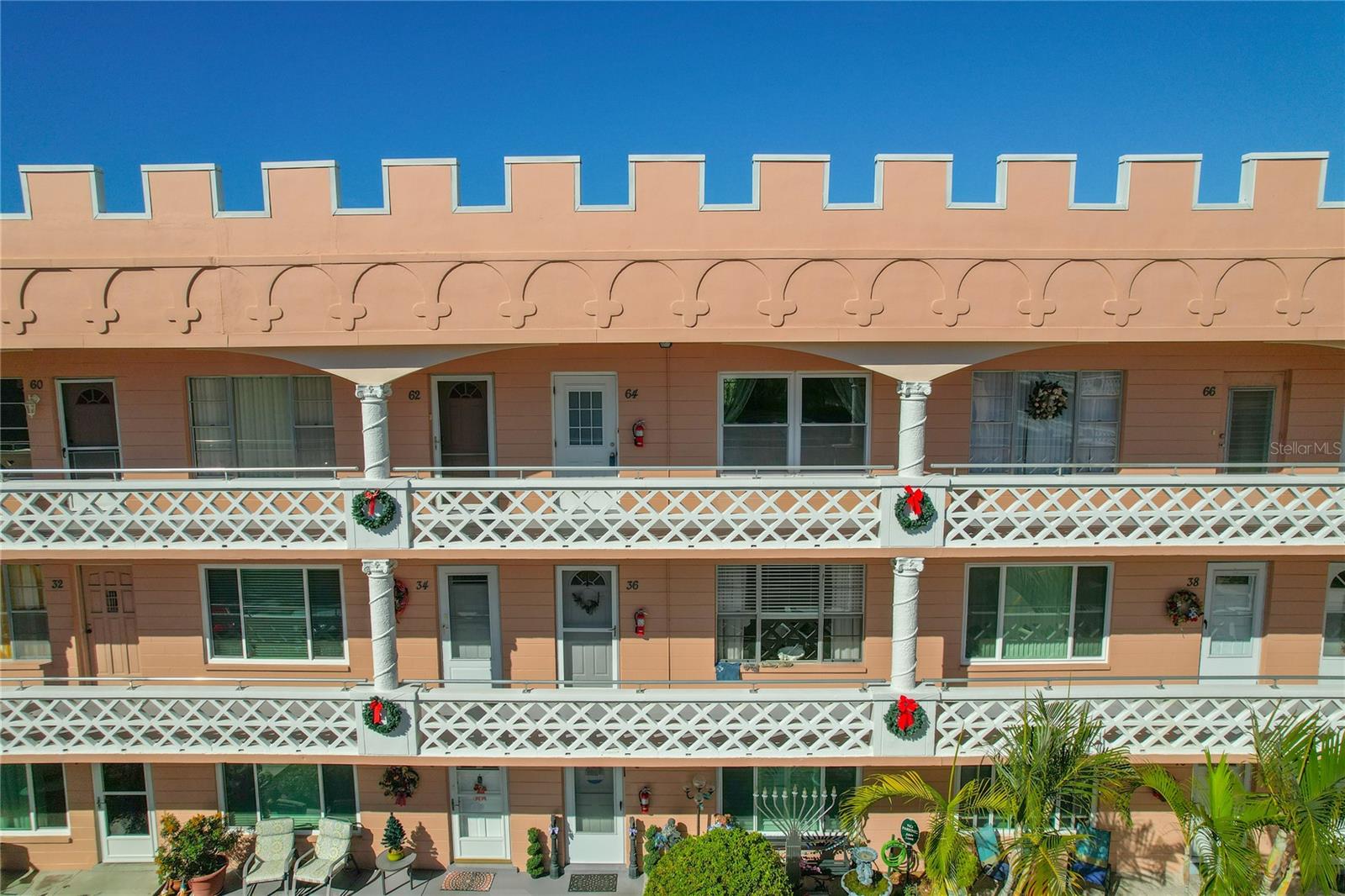 ON TOP OF THE WORLD - Residential