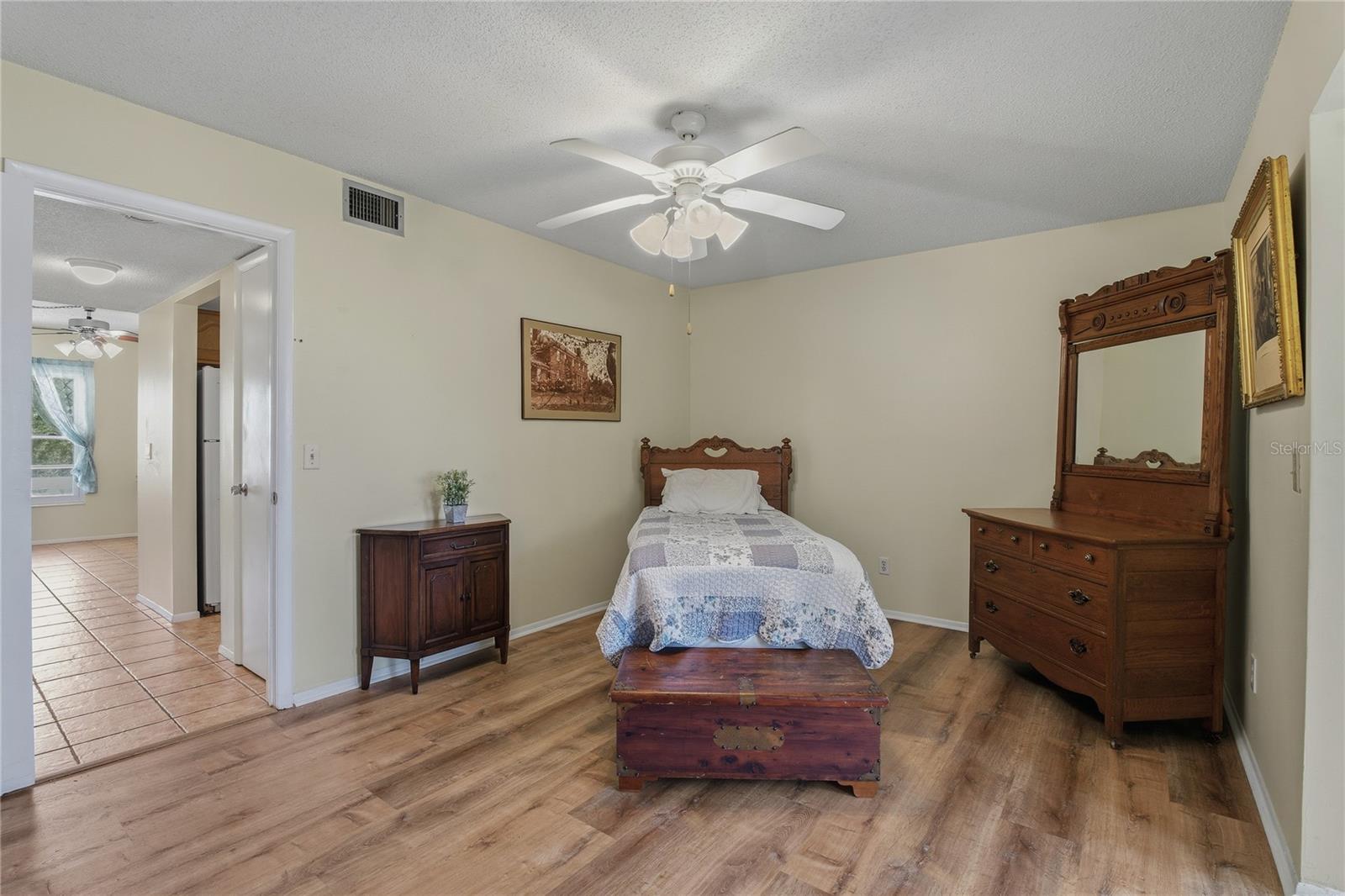 ON TOP OF THE WORLD - Residential