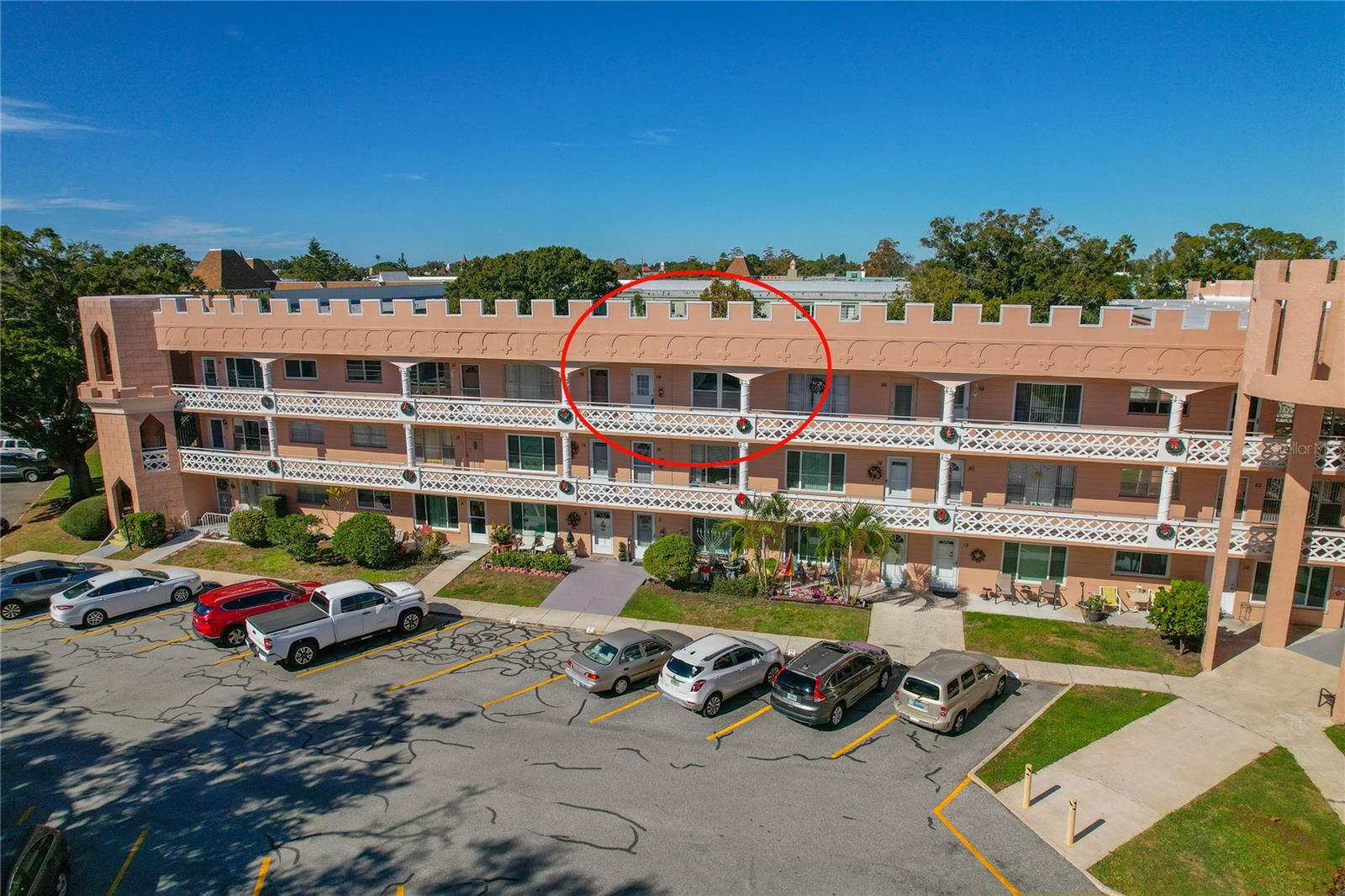 ON TOP OF THE WORLD - Residential