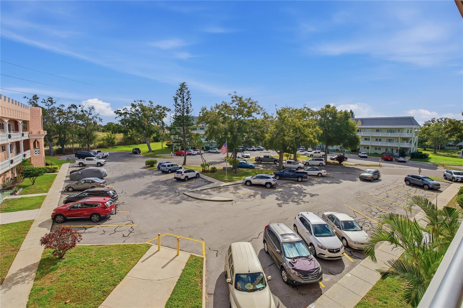 ON TOP OF THE WORLD - Residential