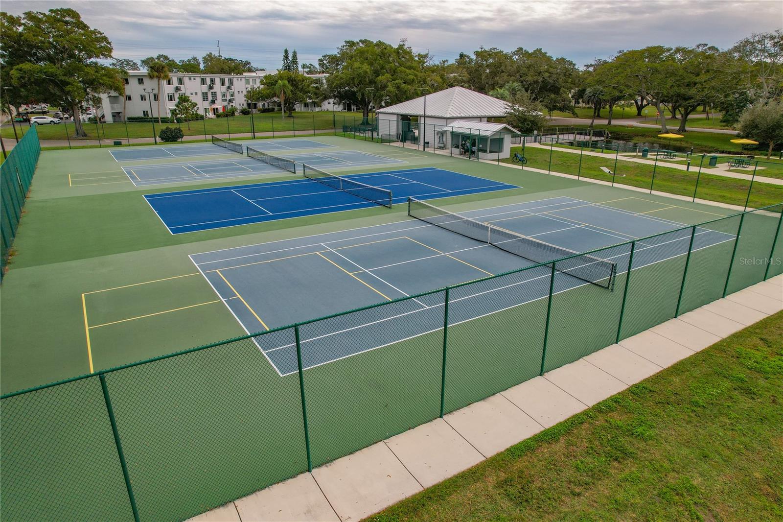 ON TOP OF THE WORLD - Residential